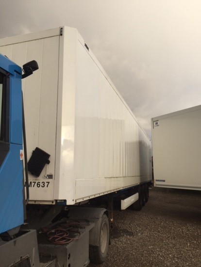 Полуприцеп фургон Krone 305378 Полуприцеп фургон Krone 305378